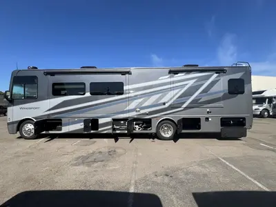 2027 Thor Motor Coach Windsport photo 22