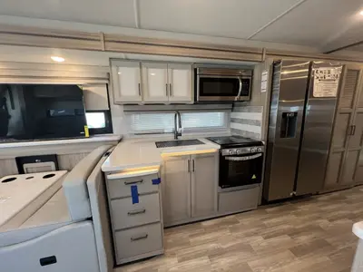 2027 Thor Motor Coach Windsport photo 6