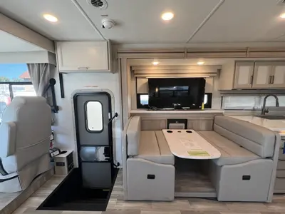 2027 Thor Motor Coach Windsport photo 27