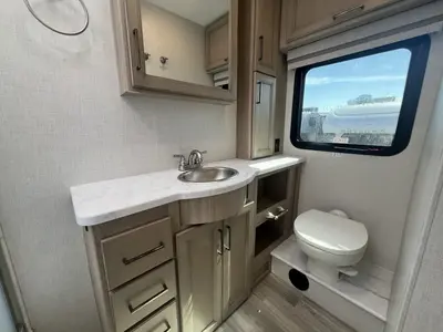 2027 Thor Motor Coach Windsport photo 18