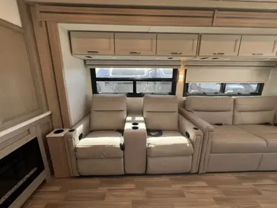 2027 Thor Motor Coach Windsport photo 13