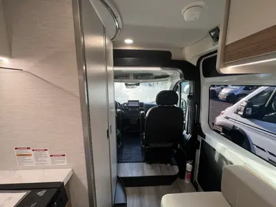 2027 Thor Motor Coach Scope photo 4