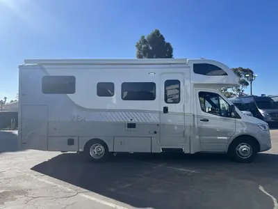 2027 Winnebago View photo 22