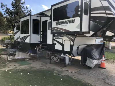 2018 GRAND DESIGN MOMENTUM photo 4