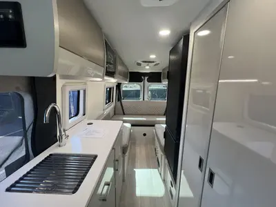 2027 Thor Motor Coach Tellaro photo 5