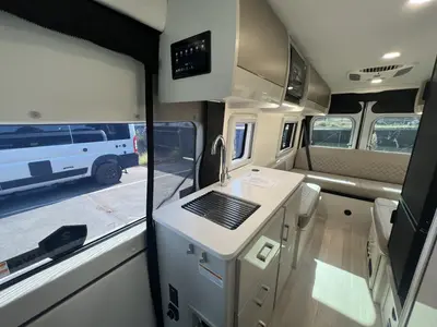 2027 Thor Motor Coach Tellaro photo 6