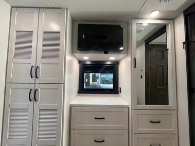 2027 Jayco Seneca photo 17