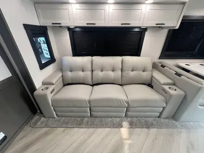 2027 Jayco Seneca photo 13