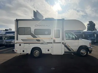 2027 Thor Motor Coach Chateau photo 15
