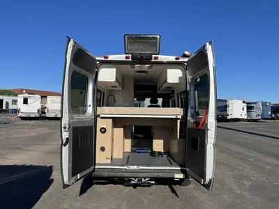 2027 Thor Motor Coach Rize photo 2