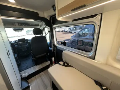 2027 Thor Motor Coach Rize photo 12