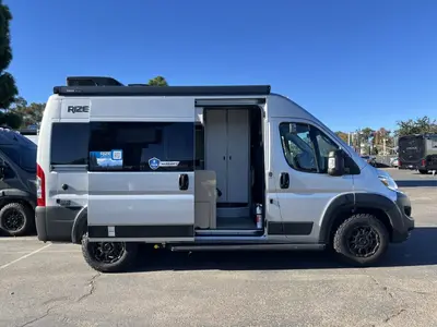 2027 Thor Motor Coach Rize photo 19