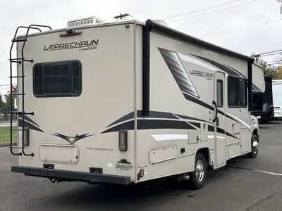 2022 Coachmen Leprechaun Premier photo 9