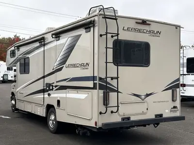2022 Coachmen Leprechaun Premier photo 7