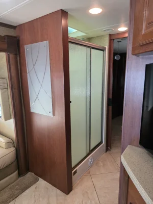 2014 THOR MOTOR COACH TUSCANY XTE photo 17