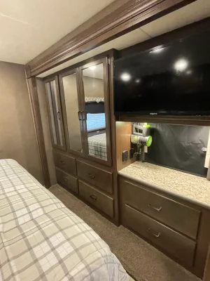 2019 THOR MOTOR COACH HURRICANE photo 21