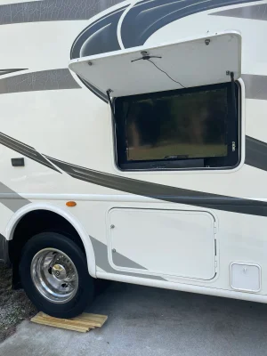 2019 THOR MOTOR COACH HURRICANE photo 7