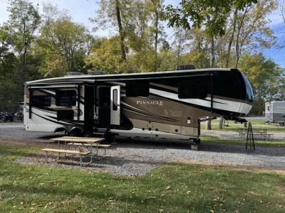 2020 JAYCO PINNACLE exterior
