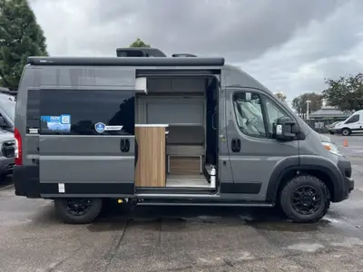 2027 Thor Motor Coach Rize photo 18