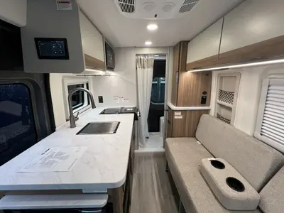 2027 Thor Motor Coach Rize photo 5