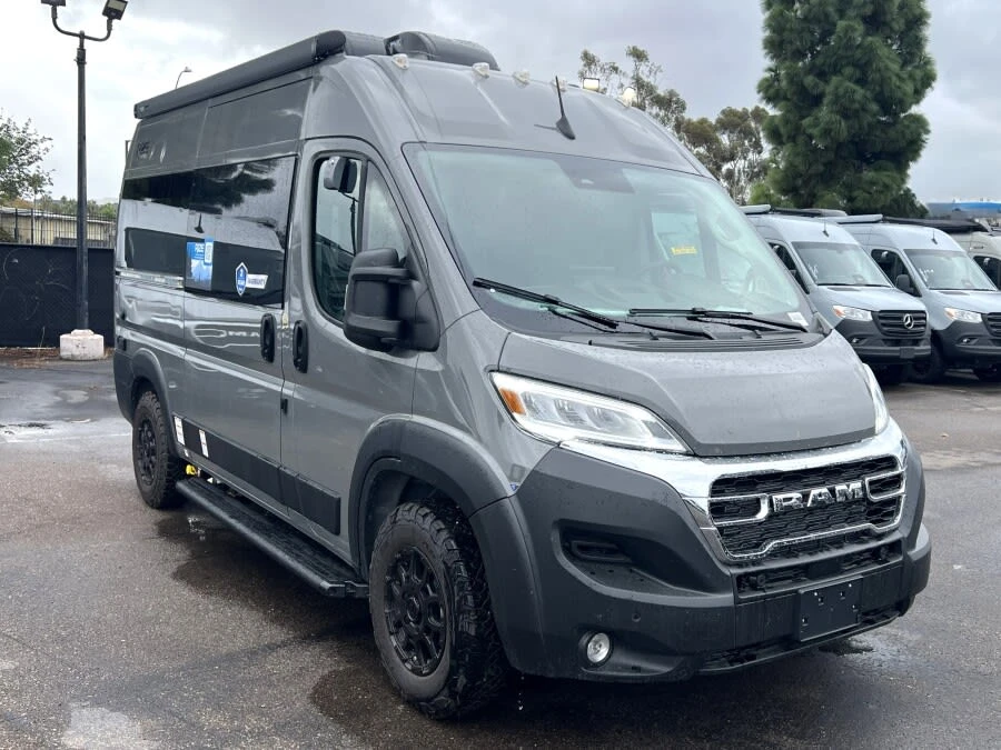 2027 Thor Motor Coach Rize exterior