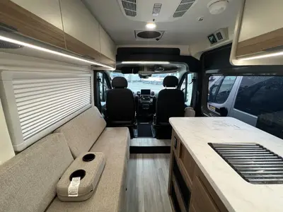 2027 Thor Motor Coach Rize photo 4