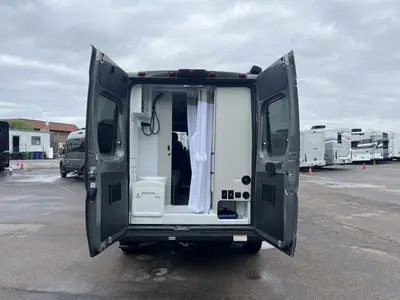 2027 Thor Motor Coach Rize photo 2