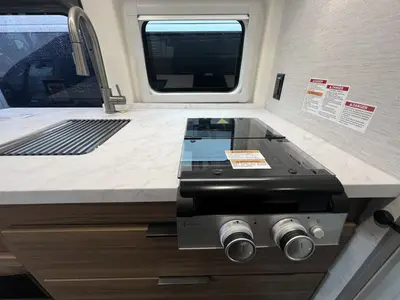 2027 Thor Motor Coach Rize photo 10