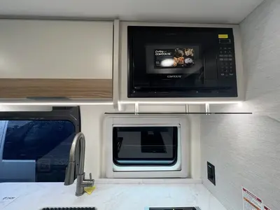 2027 Thor Motor Coach Rize photo 11