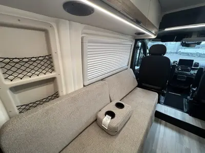 2027 Thor Motor Coach Rize photo 12