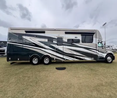 2025 Newmar Supreme Aire photo 21