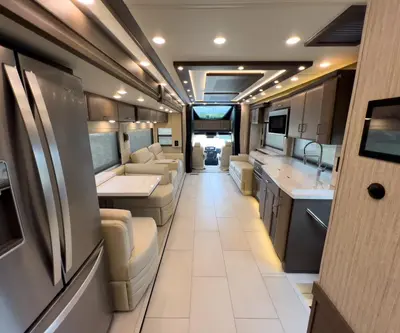 2025 Newmar Supreme Aire photo 4