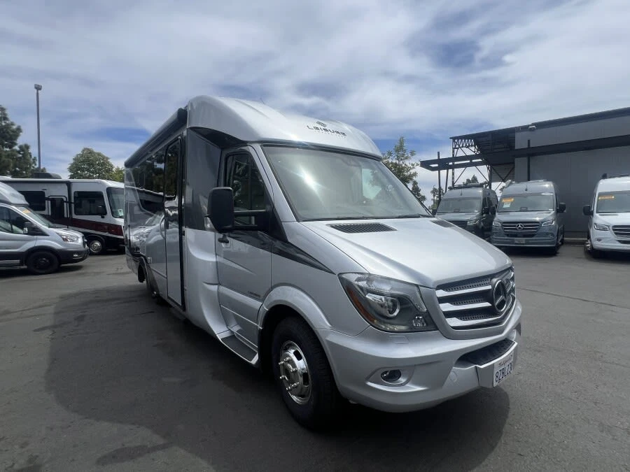2017 Leisure Travel Unity exterior