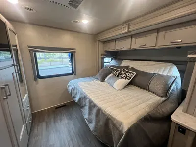 2023 Thor Motor Coach Pasadena photo 15
