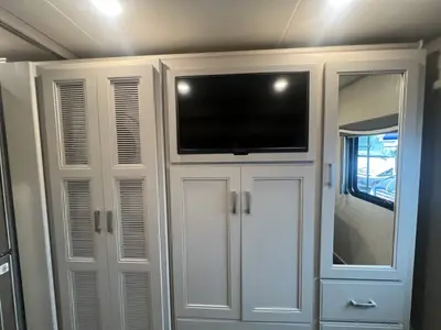 2023 Thor Motor Coach Pasadena photo 16