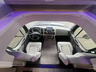 2023 Thor Motor Coach Pasadena photo 2