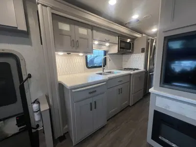 2023 Thor Motor Coach Pasadena photo 8