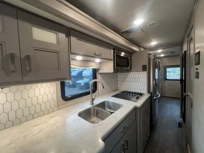 2023 Thor Motor Coach Pasadena photo 7