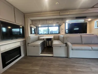 2023 Thor Motor Coach Pasadena photo 13