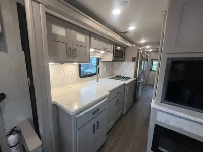 2023 Thor Motor Coach Pasadena photo 6