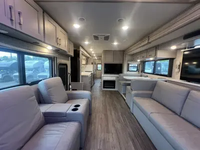 2023 Thor Motor Coach Pasadena photo 5