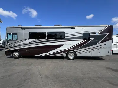 2024 Fleetwood Bounder photo 18