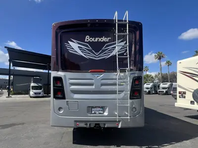 2024 Fleetwood Bounder photo 21
