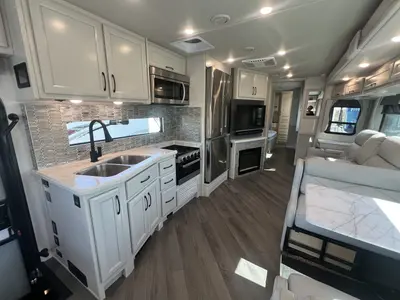 2024 Fleetwood Bounder photo 4