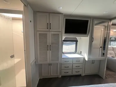 2024 Fleetwood Bounder photo 13