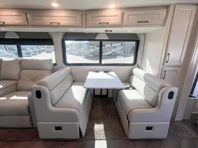 2024 Fleetwood Bounder photo 9