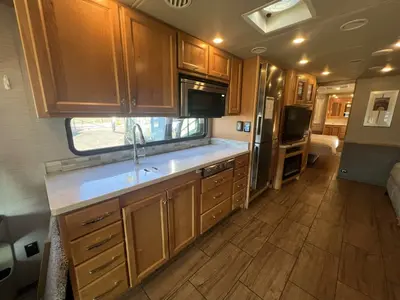 2022 Tiffin Motorhomes Allegro RED photo 5