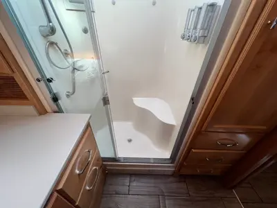 2022 Tiffin Motorhomes Allegro RED photo 19
