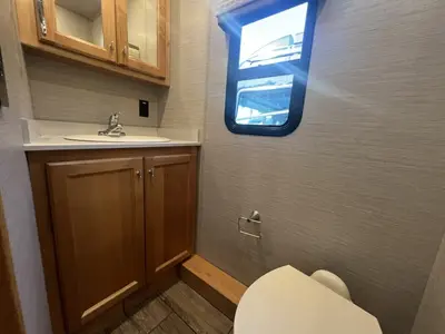 2022 Tiffin Motorhomes Allegro RED photo 17