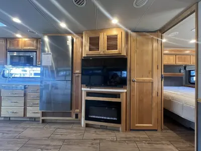 2022 Tiffin Motorhomes Allegro RED photo 7